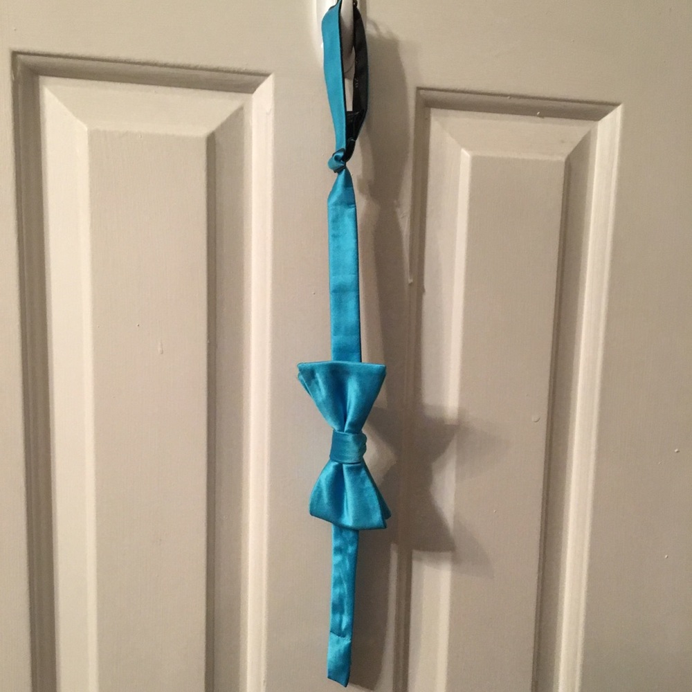 Electric BLUE Bow Tie